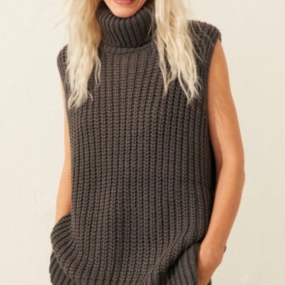 H&M Dark Gray Sleeveless Turtleneck Sweater Vest